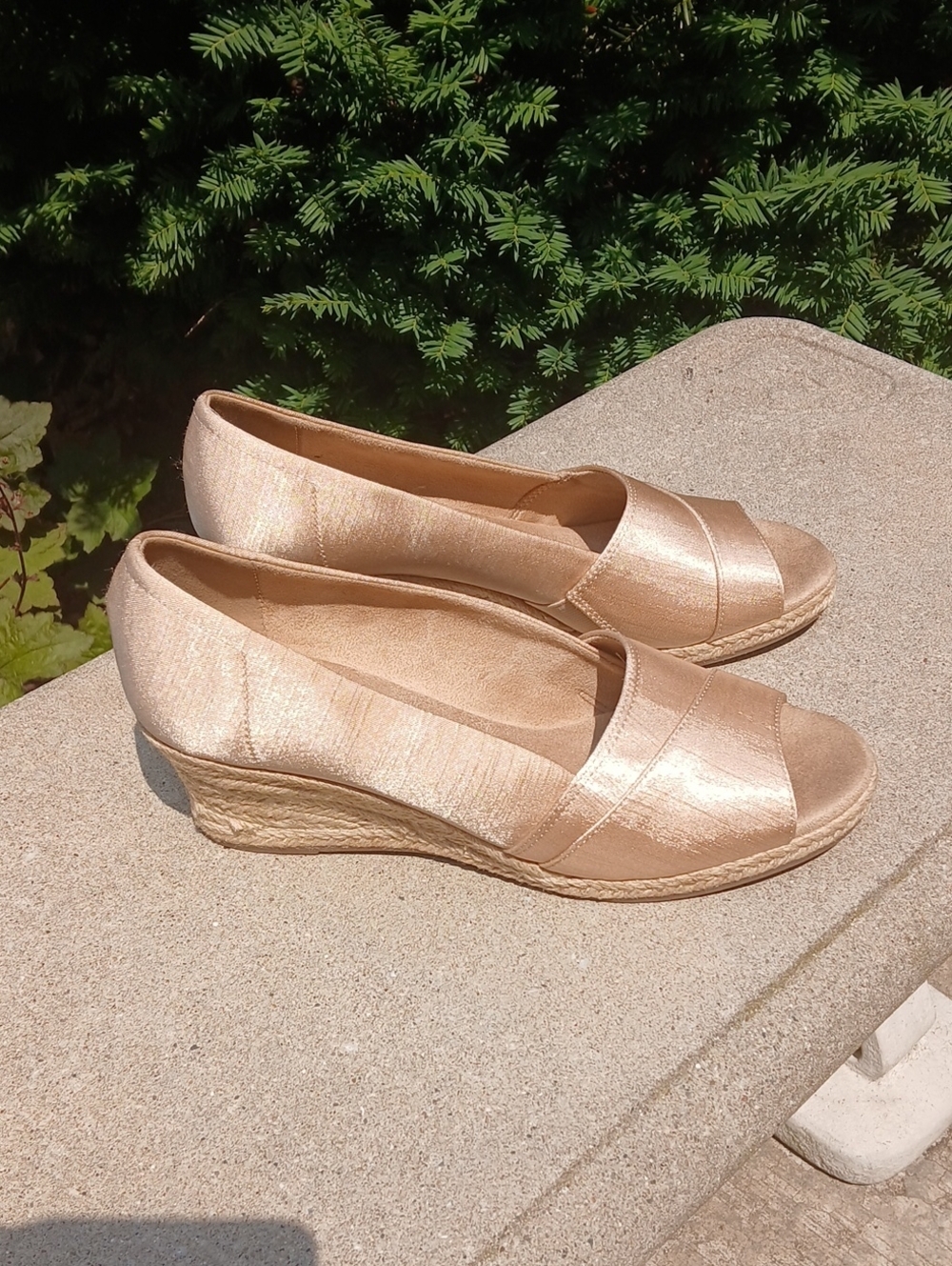 Easy Street Women's Jasper Wedge Sandal Natural Thai Silk Sz9M.
